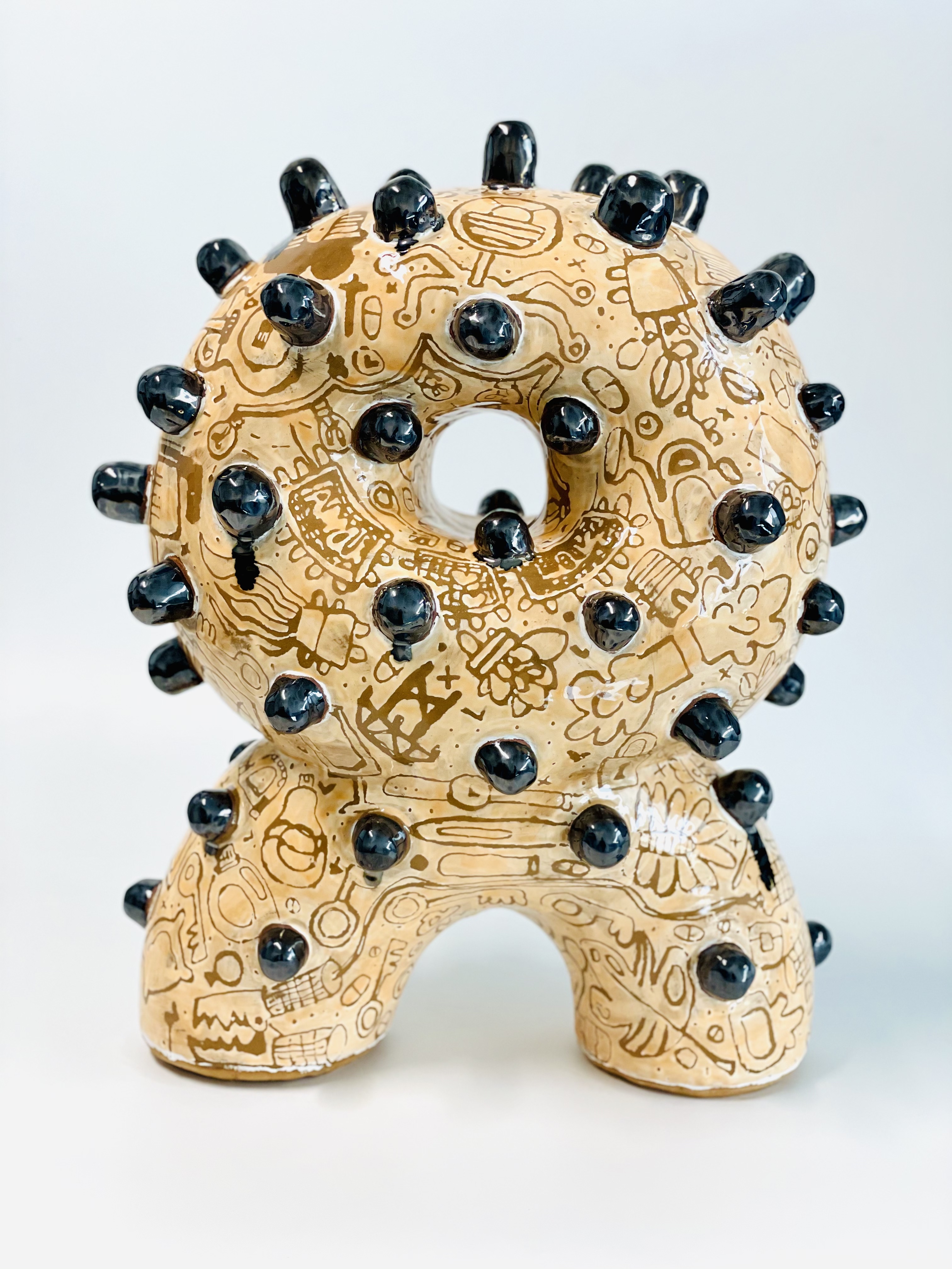 Dina Perlasca, Portal. Ceramic, 3’ x 2’ x 1.5’, 2021.